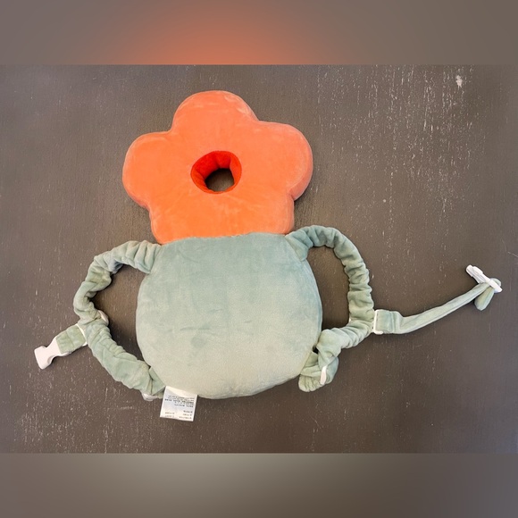 Sweet Dreams Flower-Shaped Infant Head Protector - Picture 2 of 3